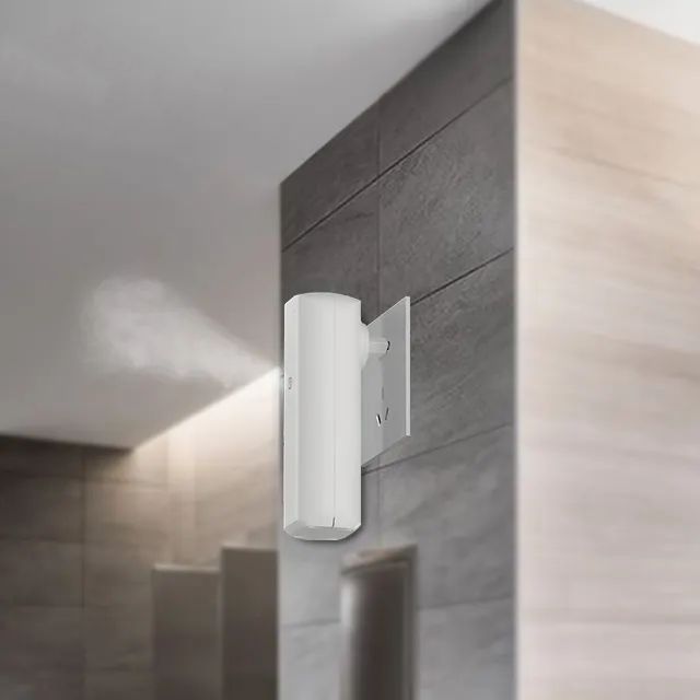 Difusor Aura de Casa Serena en una pared